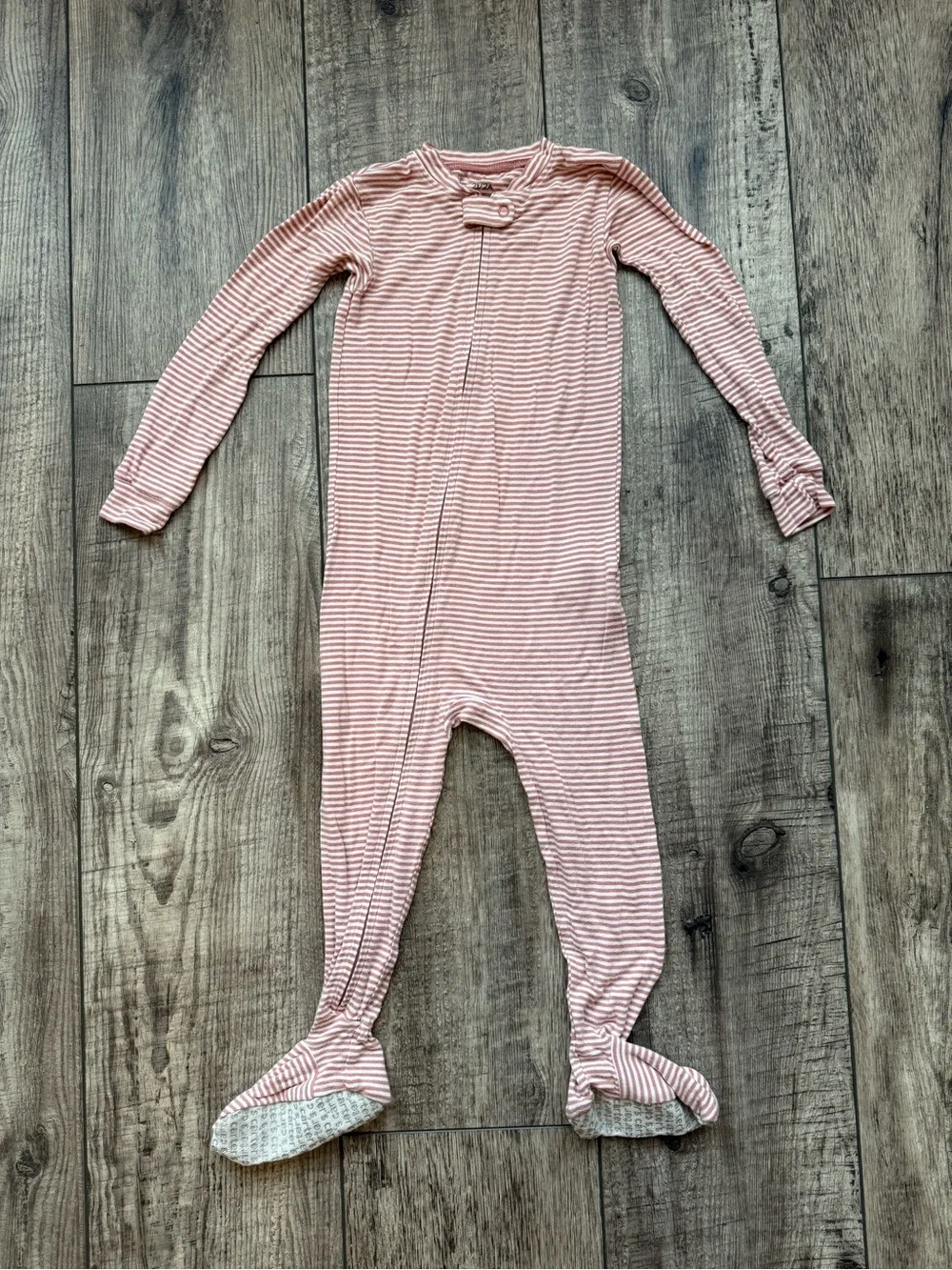 Pink and white candy stripe footed pajamas 2T - Carter’s